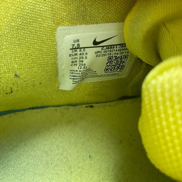 Nike Kyrie 5 SpongeBob SquarePants - Picture 4 of 5